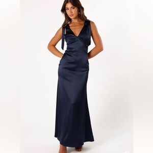 NWOT Petal & Pup Xavier Bow Shoulder Maxi Dress Size Medium Occasion Plunge Neck
